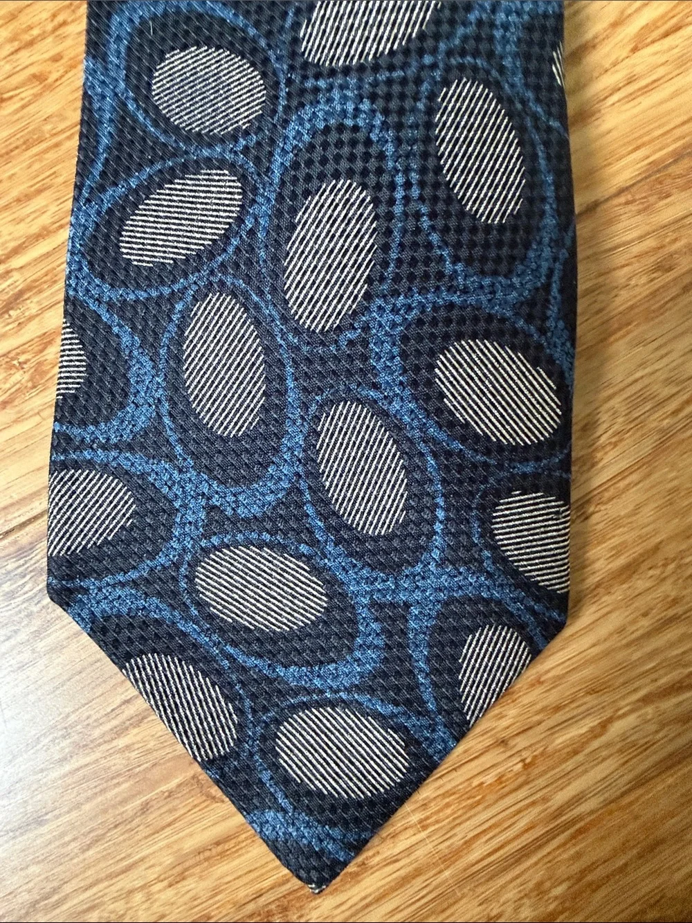 (12t) Premier Edi. Kuppenheimer Blue Gray Abstract Oval Geometric Silk Men’s tie